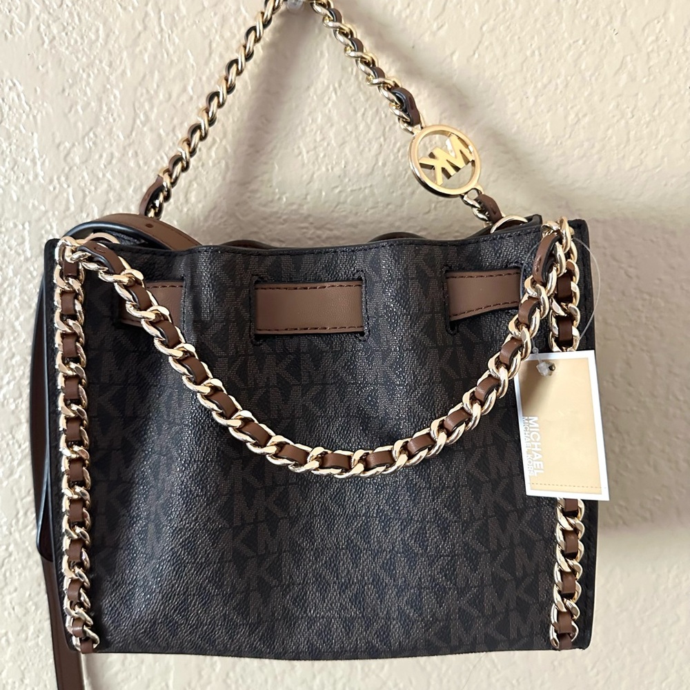 Micheal Kors Mina small signature logo crossbody. - Picture 2 of 6